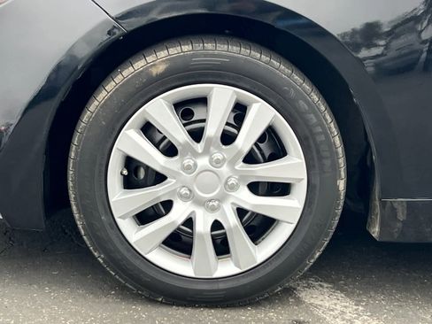 Used 2023 Toyota Corolla LE image 23