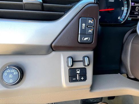 Used 2018 Chevrolet Tahoe LT image 32