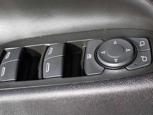 Used 2023 Chevrolet Equinox LT w/ Driver Convenience Package FWD image 17