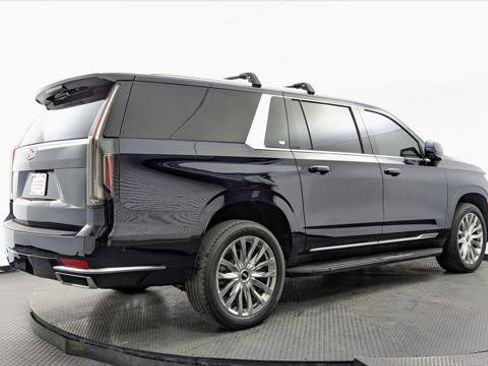 Used 2022 Cadillac Escalade ESV Premium Luxury AWD/4WD image 8