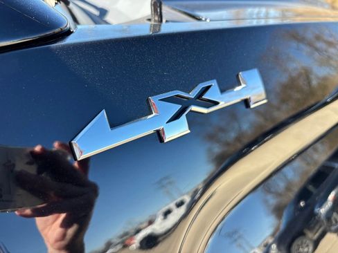 Used 2017 GMC Sierra 1500 SLE image 9