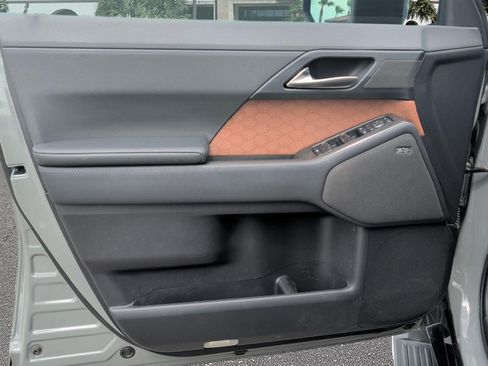Certified 2024 Lexus GX 550 w/ Accessory Package (Z1) AWD/4WD image 8