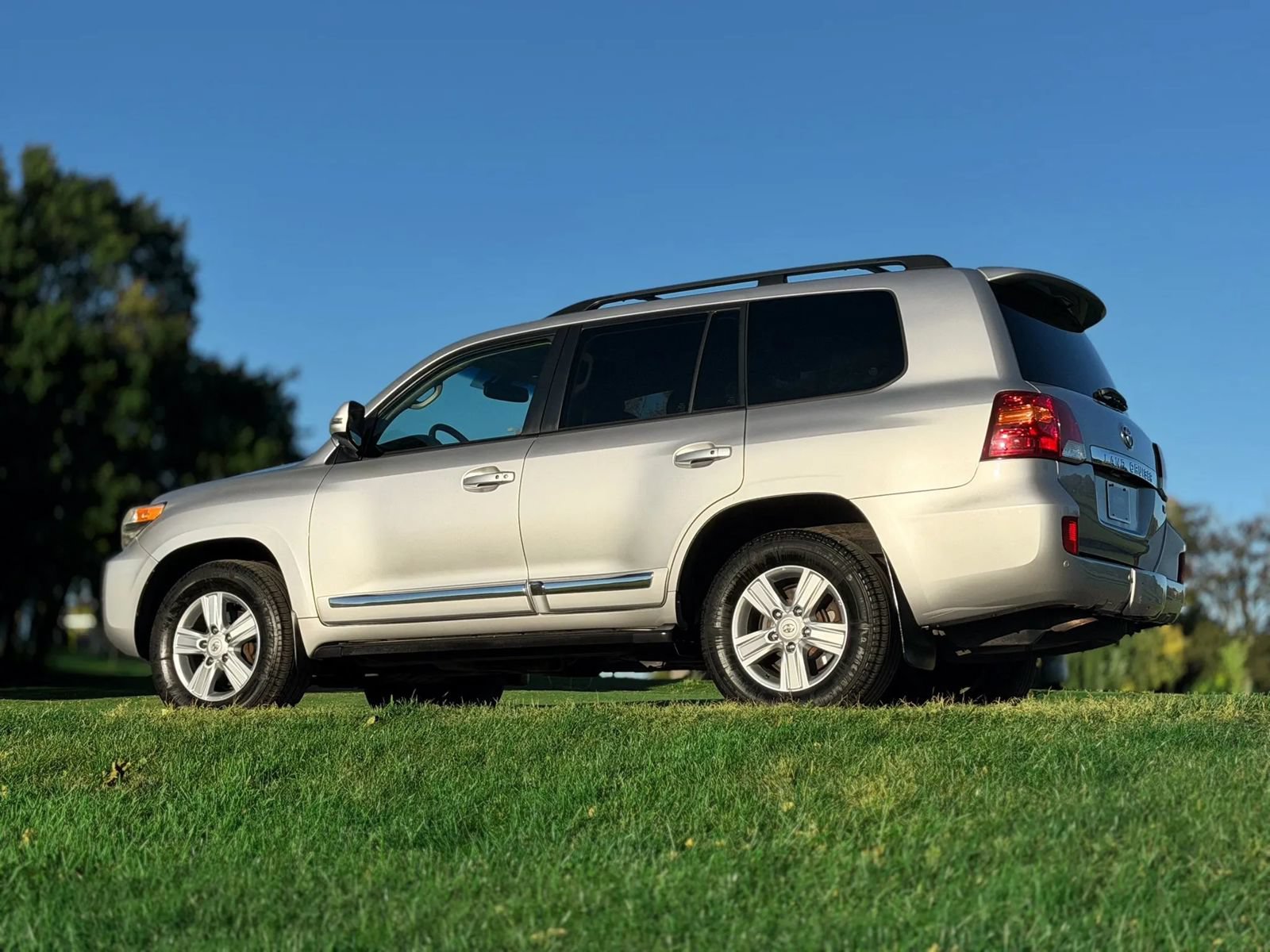 Used 2013 Toyota Land Cruiser AWD/4WD image 44