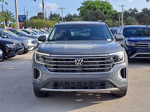 New 2026 Volkswagen Atlas SE FWD image 2