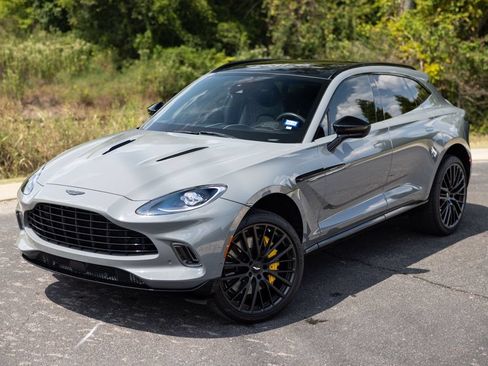 Used 2022 Aston Martin DBX AWD/4WD image 2