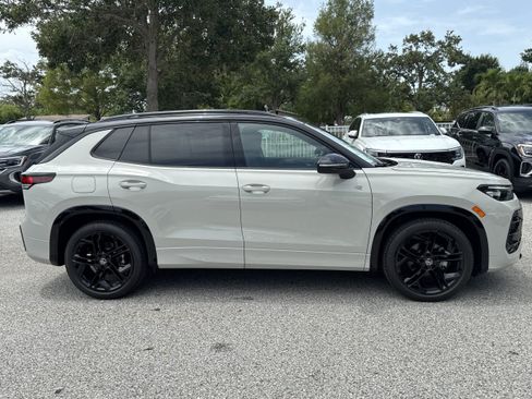 New 2026 Volkswagen Tiguan SE R-Line FWD image 3