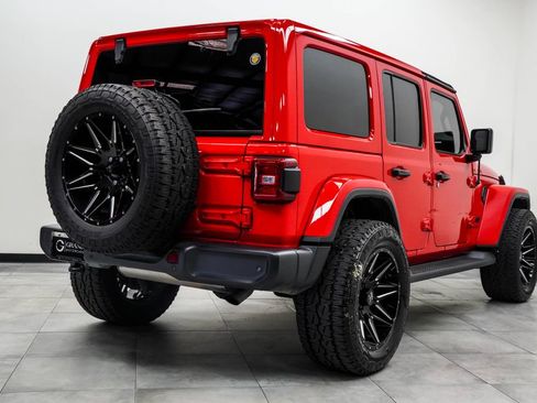 Used 2021 Jeep Wrangler Unlimited Sahara AWD/4WD image 12