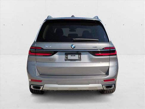 Used 2026 BMW X7 xDrive40i w/ Premium Package image 7