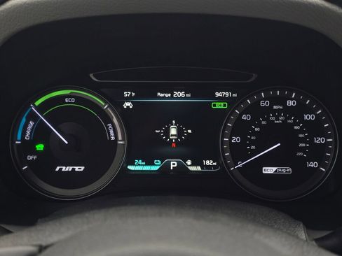 Used 2018 Kia Niro EX Premium image 24