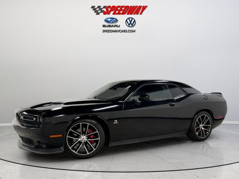Used 2016 Dodge Challenger R/T Scat Pack w/ Leather Interior Group image 3