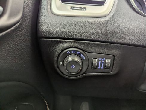 Certified 2020 Jeep Compass Latitude image 19