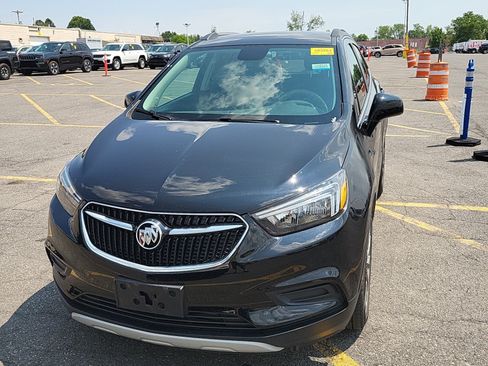 Used 2020 Buick Encore Preferred FWD image 2