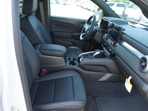 New 2025 Chevrolet Colorado LT w/ LT Convenience Package image 21