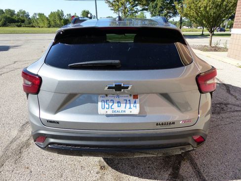 Used 2025 Chevrolet Trax RS w/ Driver Confidence Package FWD image 8