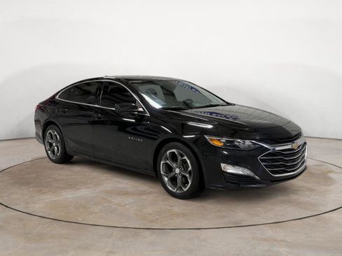 Used 2021 Chevrolet Malibu LT FWD image 2