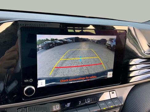 Used 2025 Toyota Camry SE FWD image 26