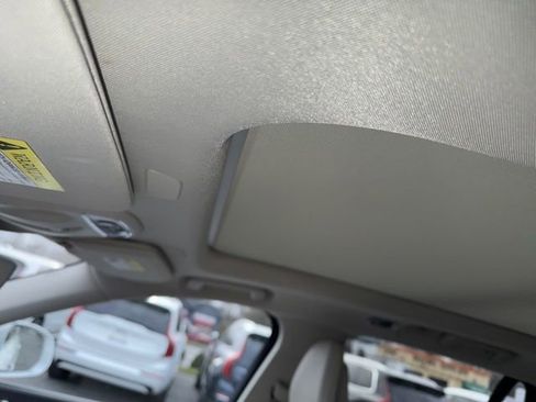 Used 2021 Volvo XC90 T6 Momentum image 18