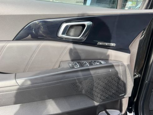 Used 2025 Kia Carnival SX Prestige FWD image 25