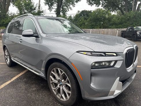 Used 2025 BMW X7 xDrive40i AWD/4WD image 1