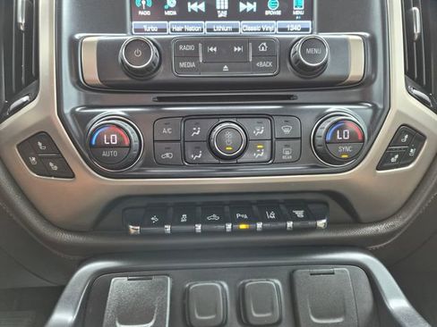 Used 2019 GMC Sierra 2500 Denali w/ Duramax Plus Package AWD/4WD image 27