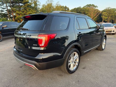 Used 2017 Ford Explorer XLT AWD/4WD image 4