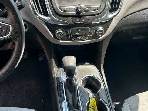Used 2023 Chevrolet Equinox LS w/ LS Convenience Package AWD/4WD image 10