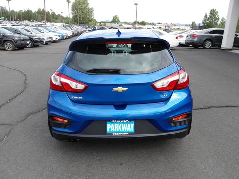 Used 2017 Chevrolet Cruze LT w/ Sun And Sound Package FWD image 4