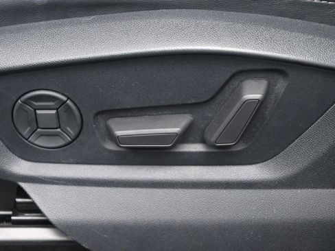 Used 2019 Audi Q8 Premium Plus w/ Premium Plus image 19