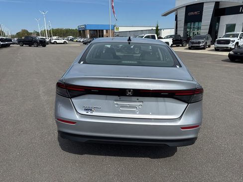 Used 2025 Honda Accord SE image 4