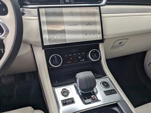 New 2025 Jaguar F-PACE R-Dynamic S image 9