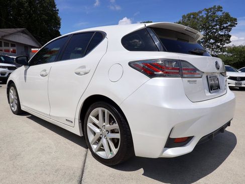 Used 2016 Lexus CT 200h w/ Seat Comfort Package FWD image 4
