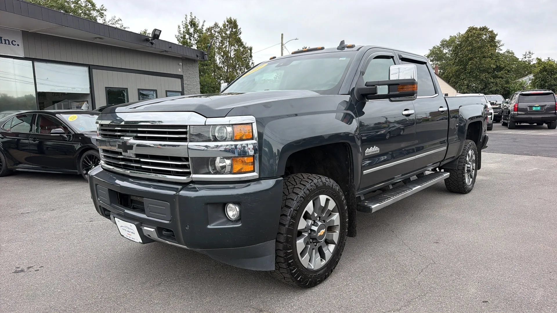 Used 2017 Chevrolet Silverado 2500 High Country w/ Snow Plow Prep Package AWD/4WD image 3