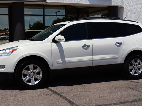 Used 2012 Chevrolet Traverse LT FWD image 7