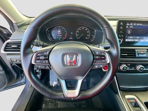 Used 2022 Honda Accord Touring image 11