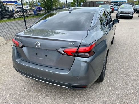 Used 2021 Nissan Versa SV FWD image 9