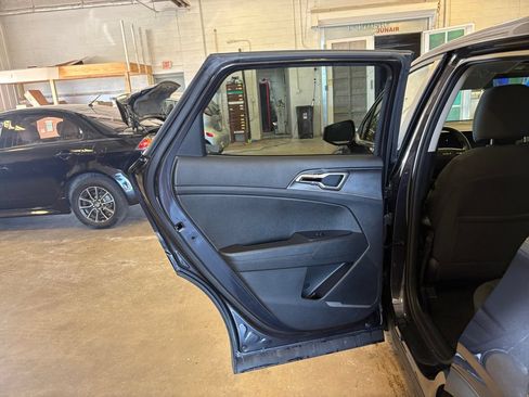 Used 2026 Kia Sportage LX FWD image 35