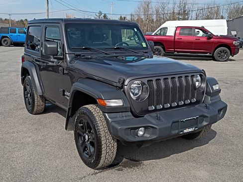 Used 2021 Jeep Wrangler Sport S image 3