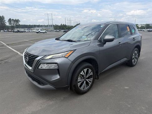 Used 2022 Nissan Rogue SV AWD/4WD image 2