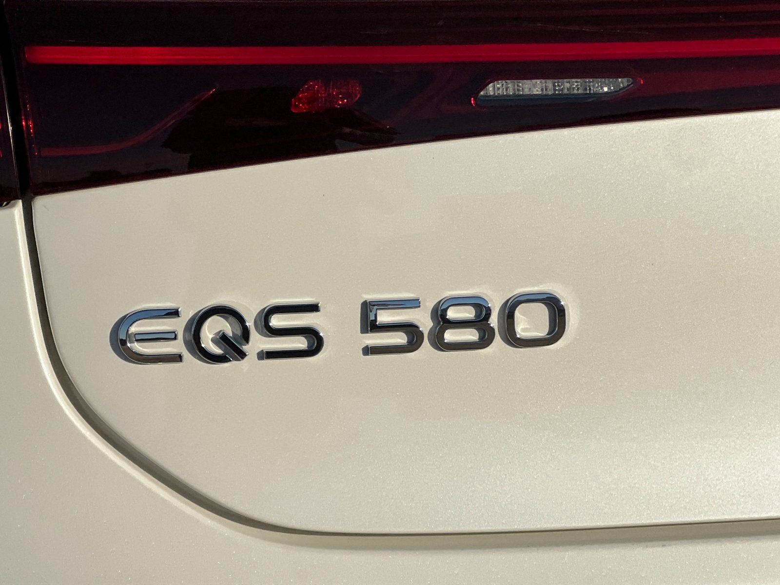 Certified 2022 Mercedes-Benz EQS 580 4MATIC Sedan image 25