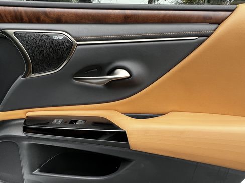 Used 2022 Lexus ES 300h Ultra Luxury image 44