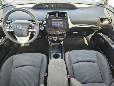 Used 2017 Toyota Prius Two w/ Carpet Mat Package FWD image 9