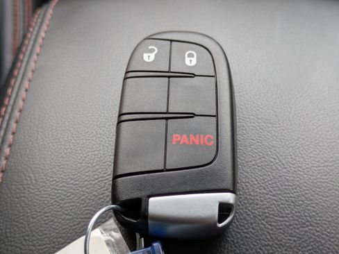 Used 2016 Jeep Grand Cherokee Laredo 75th Anniversary image 33