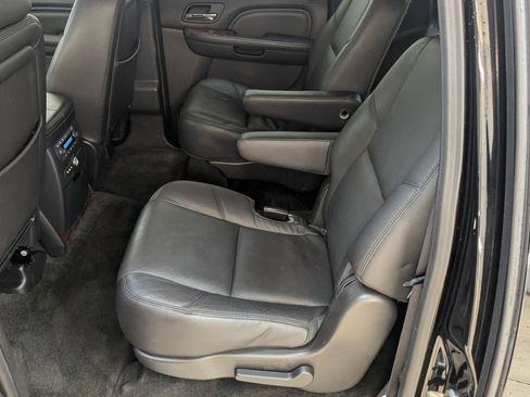 Used 2014 Cadillac Escalade ESV Luxury image 14