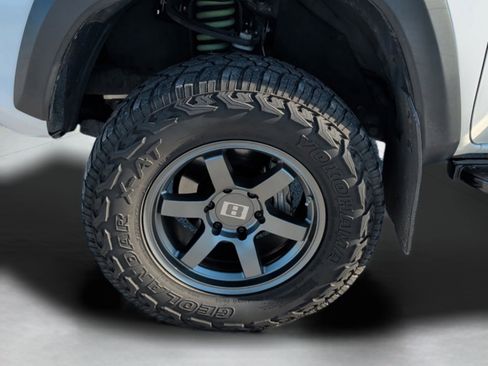 Used 2018 Toyota Tacoma 4x4 Double Cab image 13