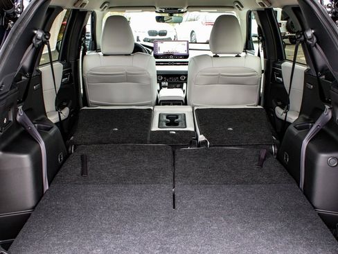 New 2025 Mitsubishi Outlander SE image 46