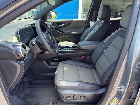 New 2026 Chevrolet Equinox LT w/ Convenience Package II AWD/4WD image 4