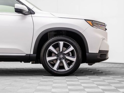 New 2025 Honda Pilot Touring image 36