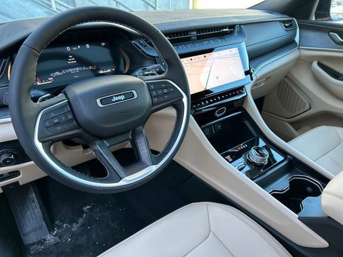 New 2026 Jeep Grand Cherokee Limited image 37