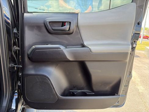 Used 2020 Toyota Tacoma SR w/ SR Convenience Package RWD image 17