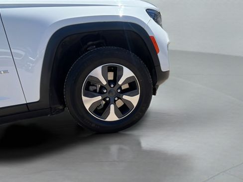 Used 2024 Jeep Grand Cherokee Limited 4xe AWD/4WD image 30